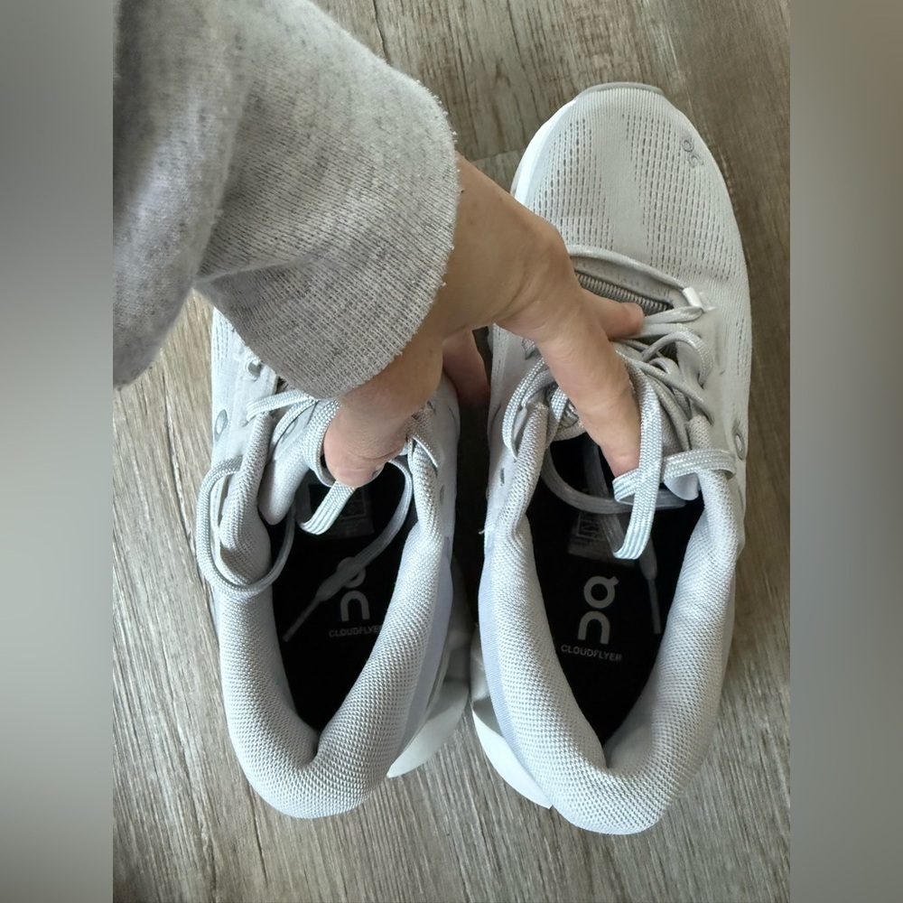 On Running Cloud Flyer 5 Shoes Sneakers Gray Glacier Wolf White Size 8.5 - Picture 11 of 13